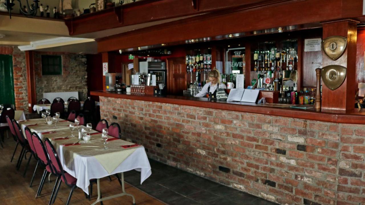 The Seaview Tavern Ballygorman Kültér fotó